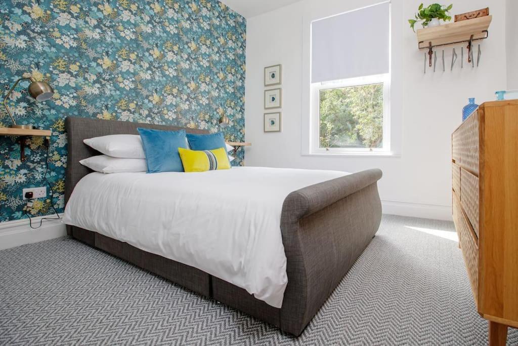 Flat 1 Highgate, Walford Road, Ross On Wye *
