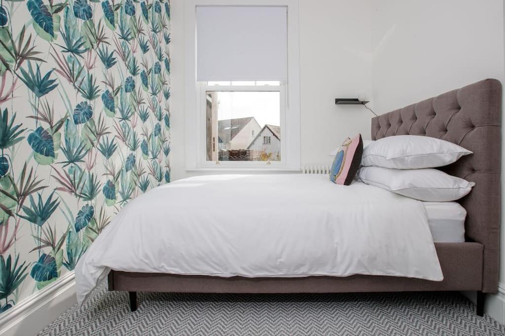 Flat 1 Highgate, Walford Road, Ross On Wye Apartment